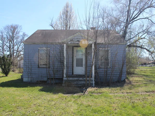 1025 E Noleman St, Centralia, IL 62801