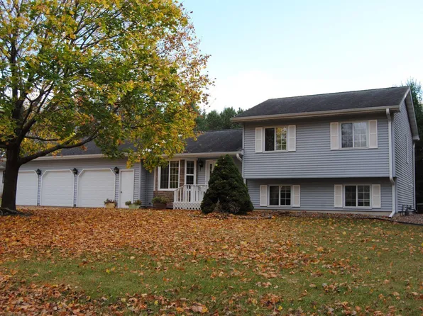1220 Scritsmier Ave, Menomonie, WI 54751