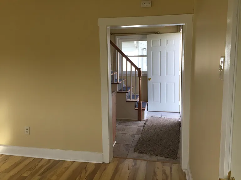 Entrance from Living Room to Kitchen