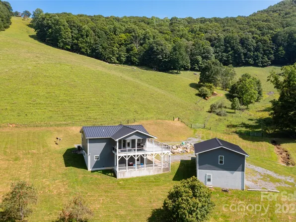 2345 Sugar Camp Rd, Marshall, NC 28753