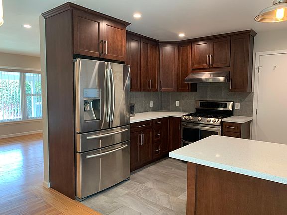 4th image of 2067 Oakwood Dr
