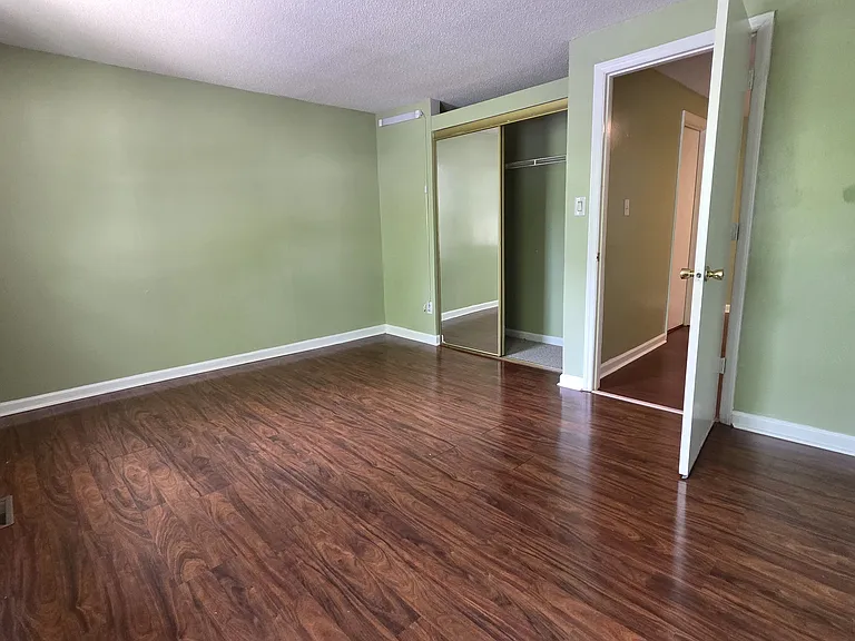 7719 Kingsberry Ct — Photo 10