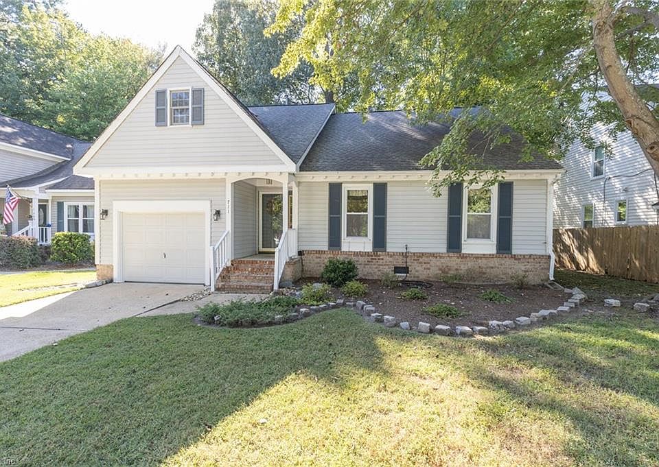 711 Broadleaf Crossing a wonderful home on quiet cul-de-sac.
