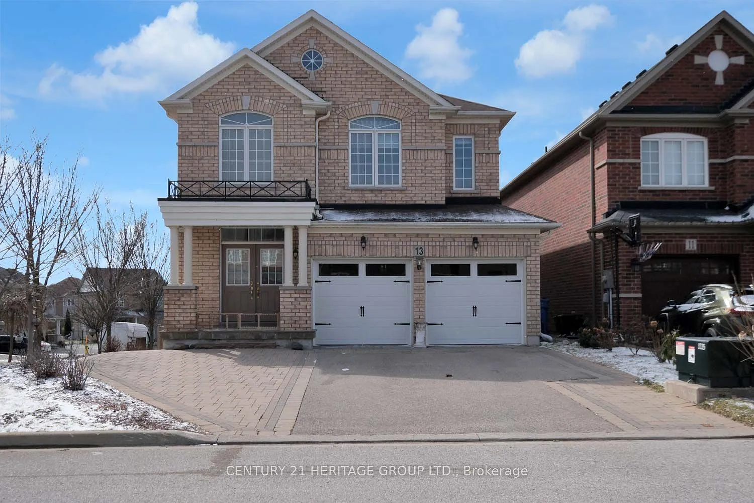 13 Herefordshire Cres NE photo 1