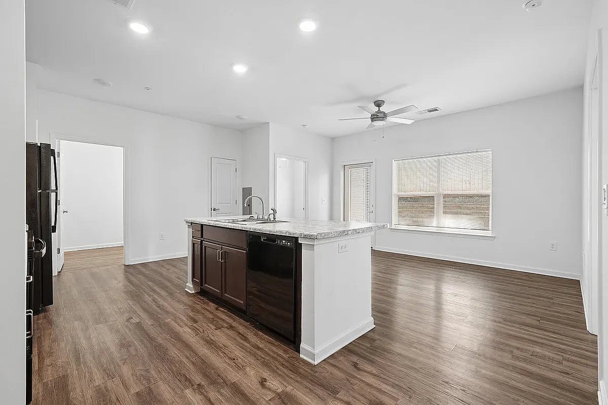 Central Terrace Apartments — Photo 3