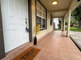 6416 Dewey St, Hollywood, FL 33023