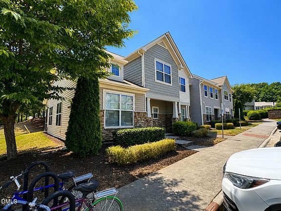 2nd image of 16 Saint Elias Dr
