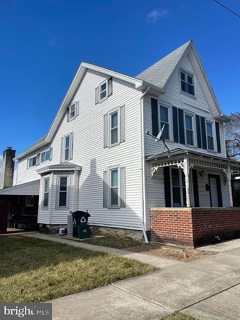 1st image of 418 Franklin St