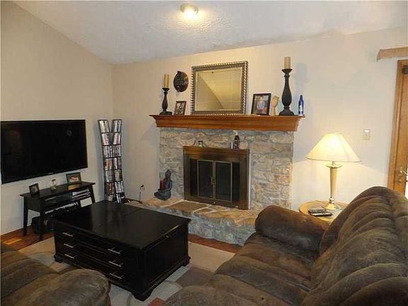 2nd image of 101 Nancy Ln