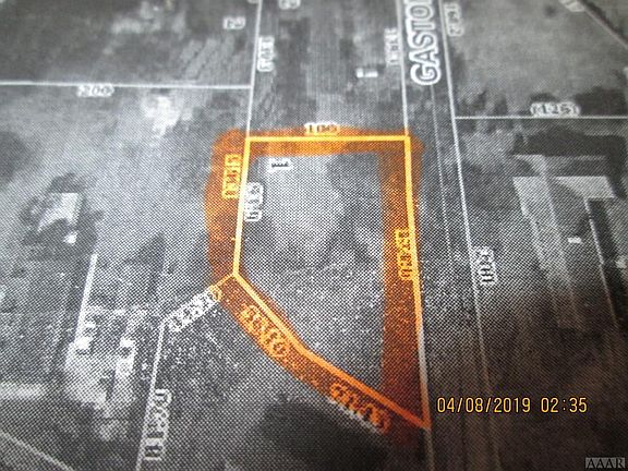5th image of 606 Gaston Dr