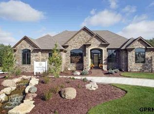 18802 Honeysuckle Dr, Omaha, NE 68154