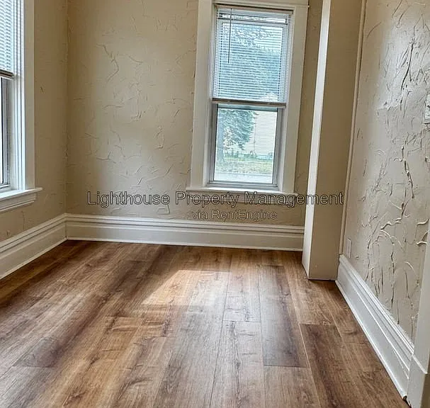 2550 Crozier Ave — Photo 6