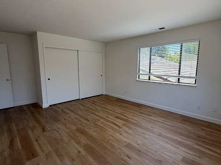 713 Frederick St — Photo 2