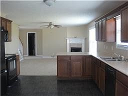 2nd image of 996 Glenhurst Way