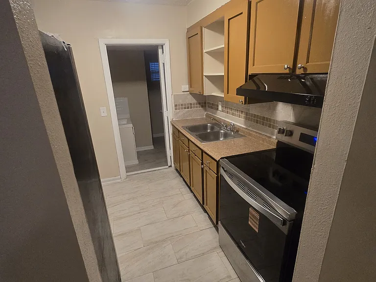 1739 Melson Ave — Photo 18