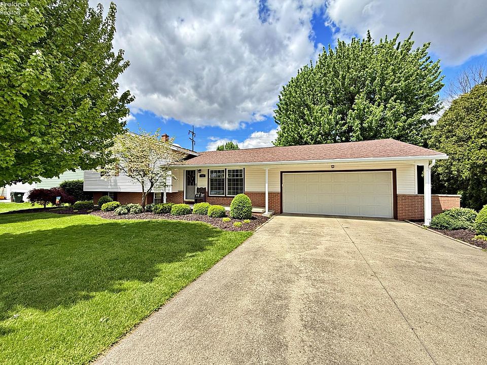 1st image of 100 Hillcrest Dr