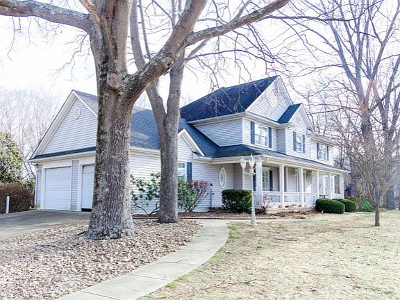4th image of 451 Woodside Dr