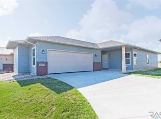 4913 E 61st St, Sioux Falls, SD 57108