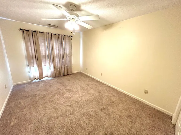 122 W Lake Cir — Photo 11
