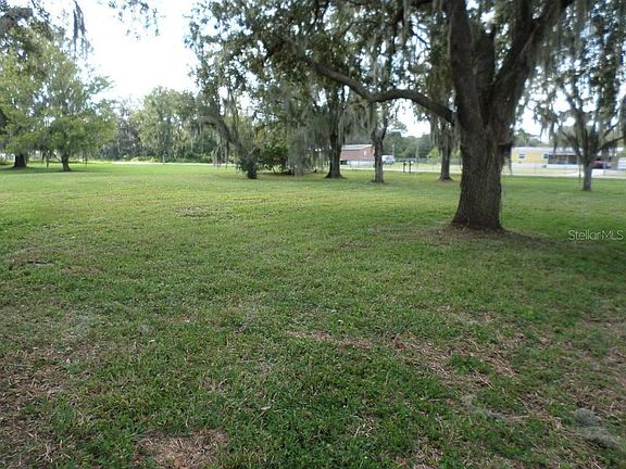 3rd image of 2022 Dawn Heights Dr