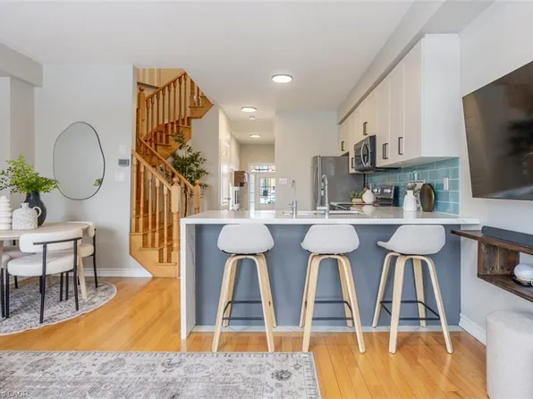 694 Sauve St, Milton, ON L9T 8M4