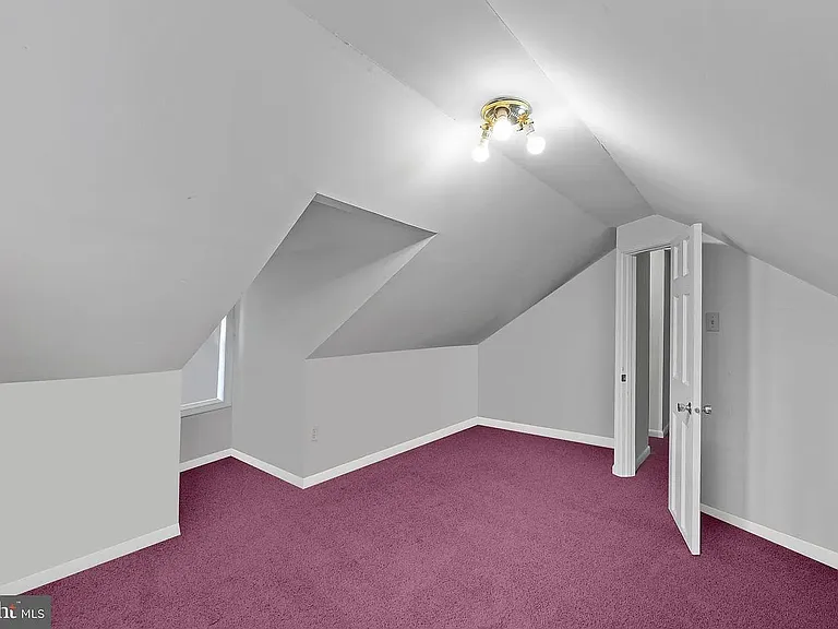 804 Telegraph Rd — Photo 2