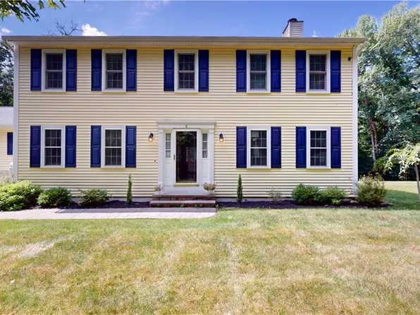6 Forest Hill Dr, North Smithfield, RI 02896