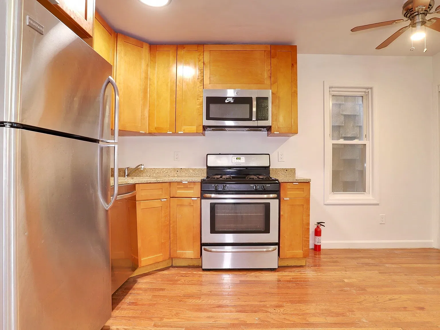 3 bed, 2.0 bath, $2,750 — Photo 3