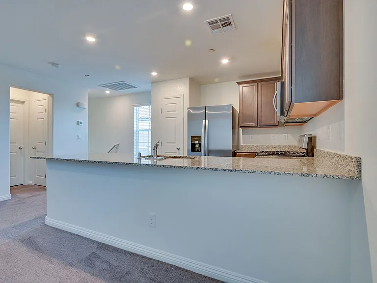 5202 Dubris Dr — Photo 37