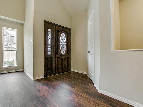 3rd image of 8813 Hidden Hill Dr