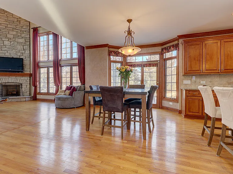 26025 Whispering Woods Cir — Photo 11