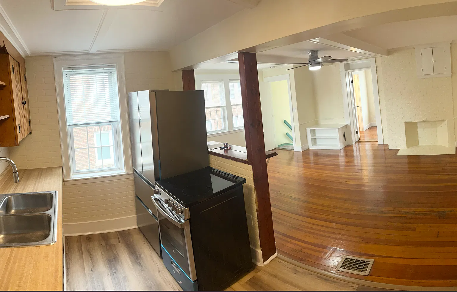 2 bed, 1000 sqft, $2,100 — Photo 1