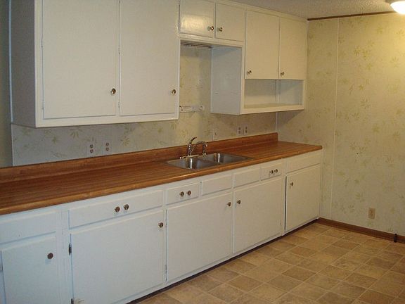 2nd image of 223 N Columbia Ave