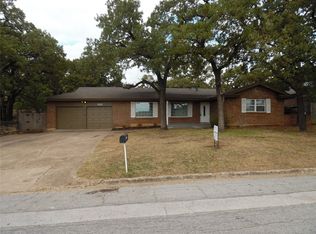 612 Plainview Dr, Hurst, TX 76054