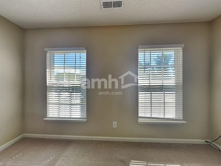 720 Waterbrook Ln — Photo 12