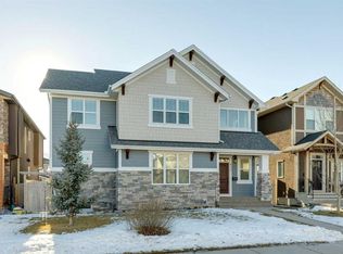 417 N 29th Ave NW, Calgary, AB T2M 2M4