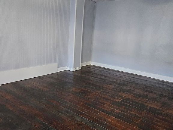 4th image of 32 N Main St