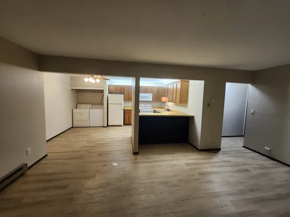 1688 S 115th Ct APT 4, West Allis, WI 53214