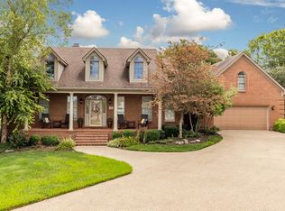 122 Augusta Dr, Winchester, KY 40391