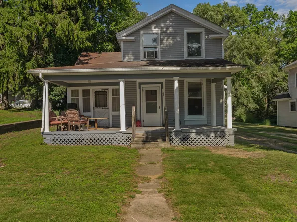 63 Oak St, Hillsdale, MI 49242
