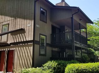 701 River Run Dr, Sandy Springs, GA 30350