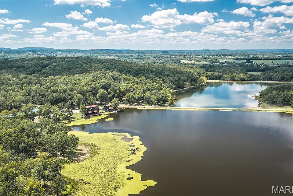 1st image of 805 Vineyard Lake Rd