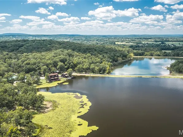 805 Vineyard Lake Rd, Bismarck, MO 63624
