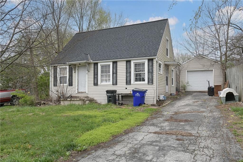 8614 Pershing Rd, Raytown, MO 64138 | Zillow