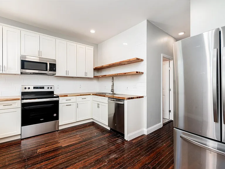 3151 Michigan Ave — Photo 10