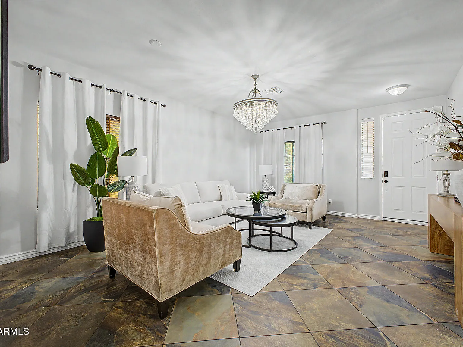 5 bed, 2.5 bath, 2867 sqft, $4,500 — Photo 4