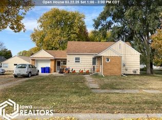 566 2nd Ave SW, Britt, IA 50423