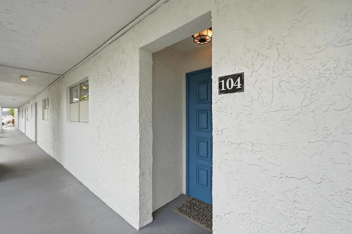 6100 NW 44th St — Photo 3