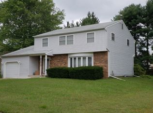 4 Antares Ct, Turnersville, NJ 08012