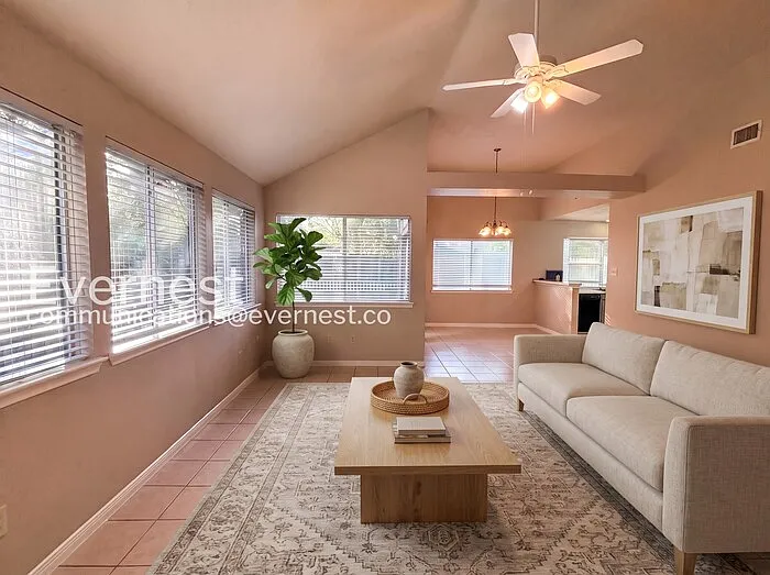 3 bed, 2.0 bath, 1209 sqft, $1,750 — Photo 4